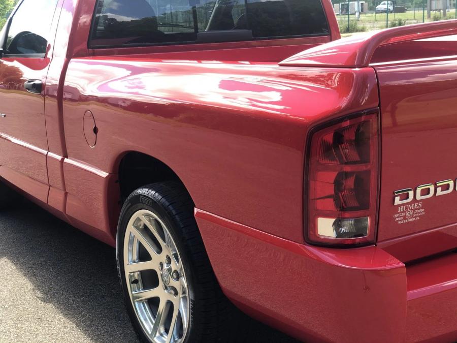 Детали экстерьера Dodge Ram SRT-10 2004 года  (фото 22 из 168)